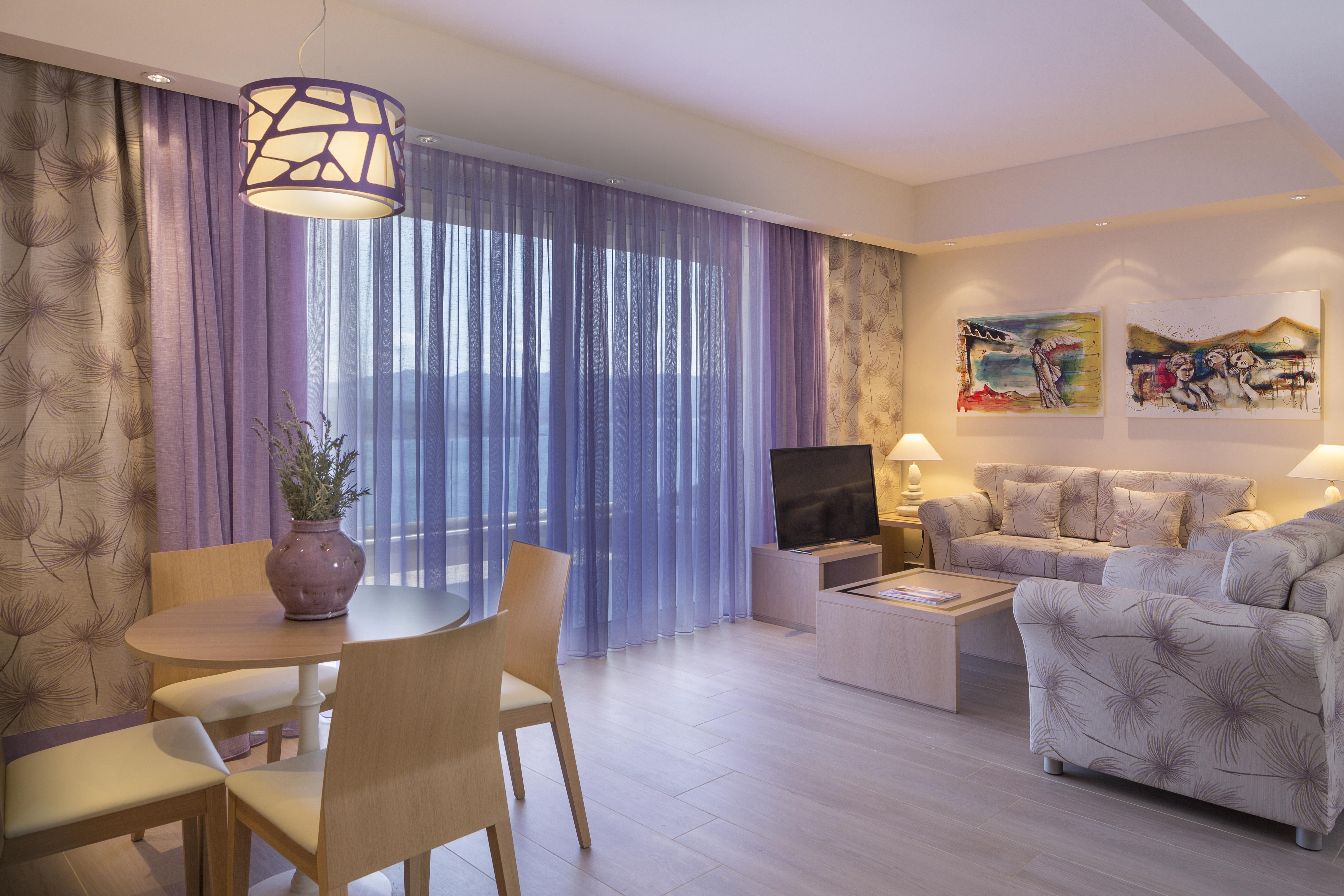 Princess Kyniska Suites Plitra Eksteriør billede